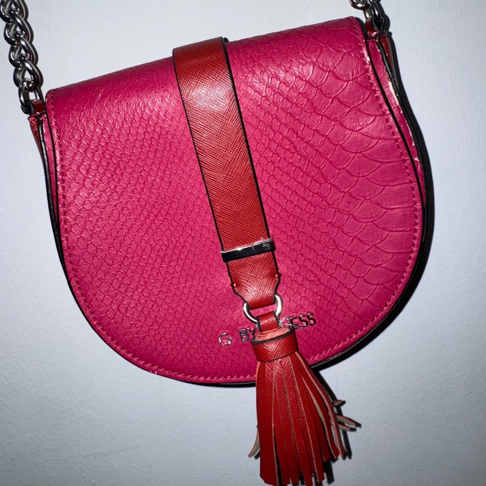G by GUESS Pink Snakeskin Crossbody Bag Red Tassel Chain Saddle Purse Y2K
